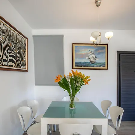 公寓 Neapolis Spacious Quiet Near