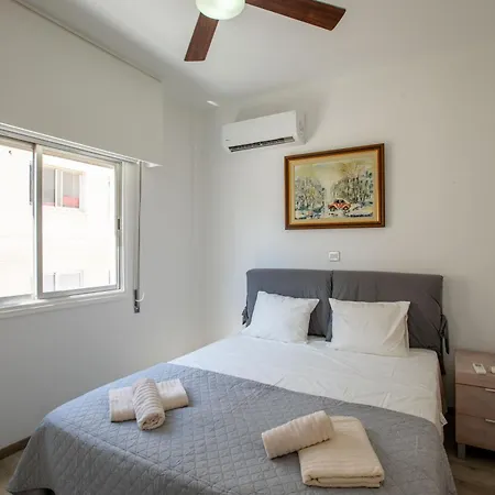 公寓 Neapolis Spacious Quiet Near